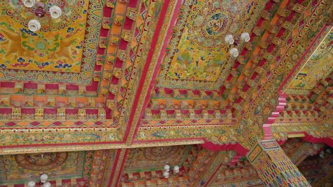 4K四川甘孜州理塘县理塘寺的彩色穹顶