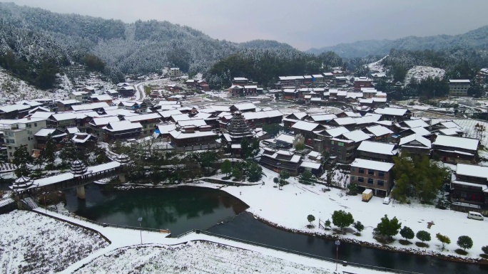 4K航拍通道横岭古侗寨侗族风雨桥鼓楼雪景