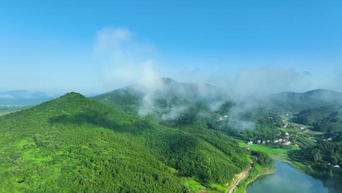 乡村航拍雾天大山水库012