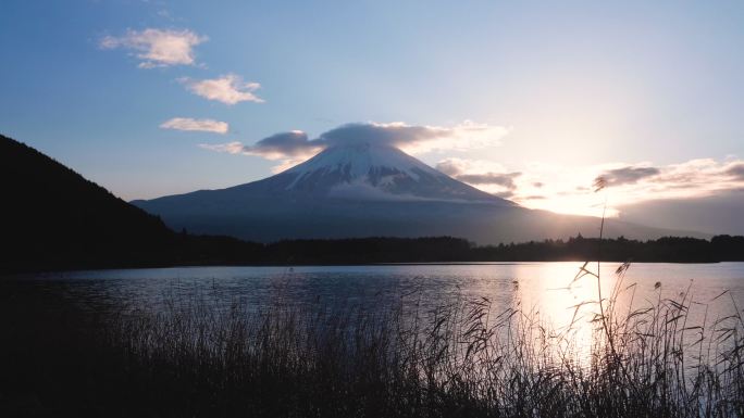 日本静冈县谷之湖富士山景色