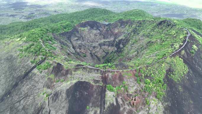 黑龙江五大连池老黑山火山口