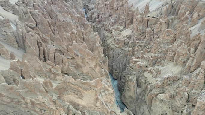 西藏日喀则定结县奇林峡4k航拍