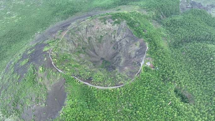 黑龙江五大连池老黑山火山口4K航拍