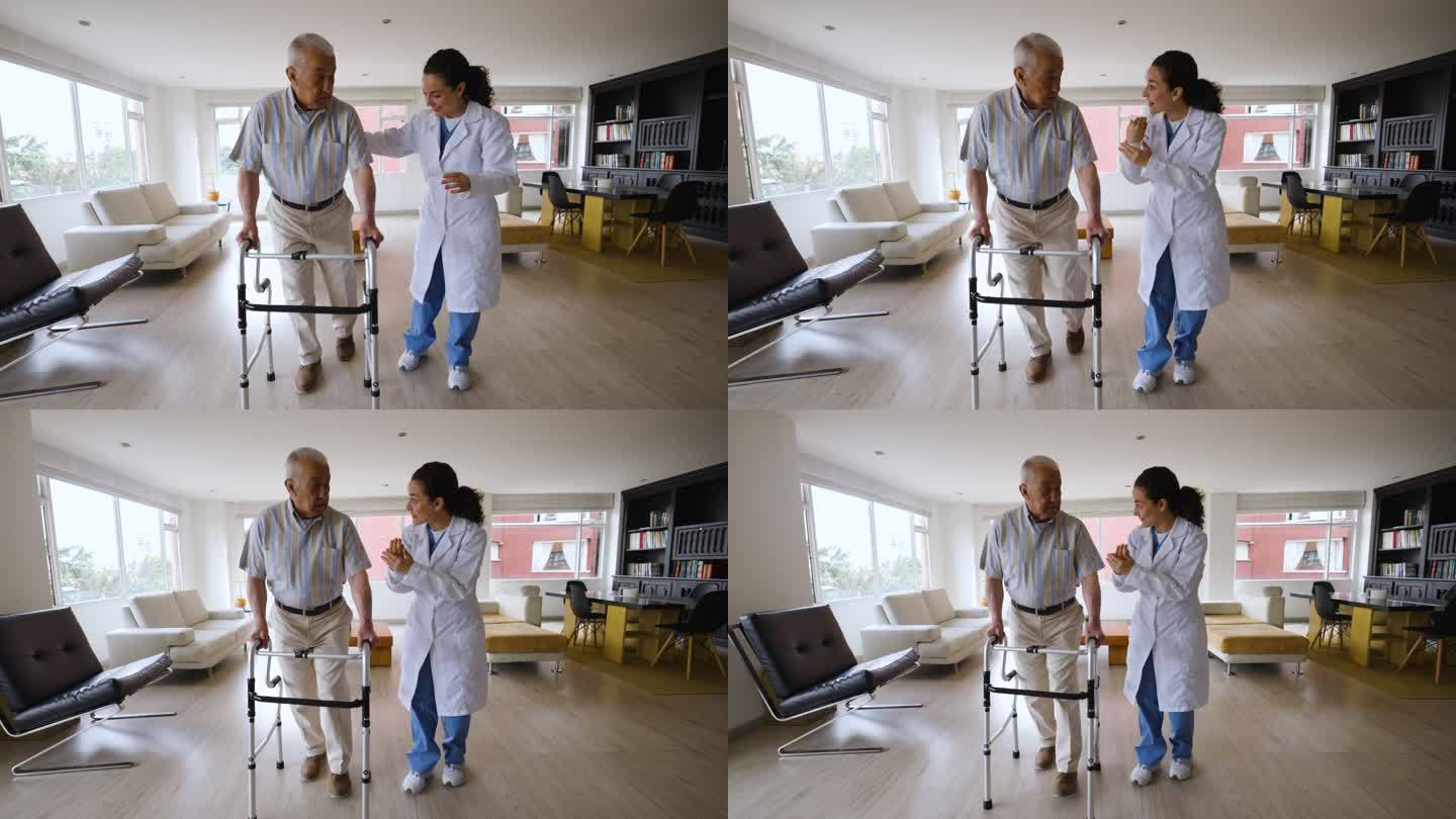一位拉丁美洲老人在家中，在女医生的帮助下，试图用助行器行走