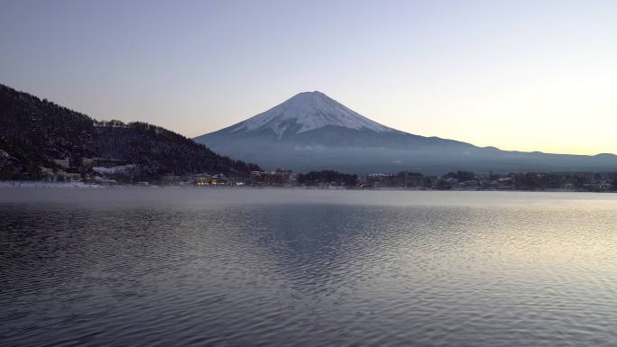 富士山日落在山梨县kawaguchiko湖