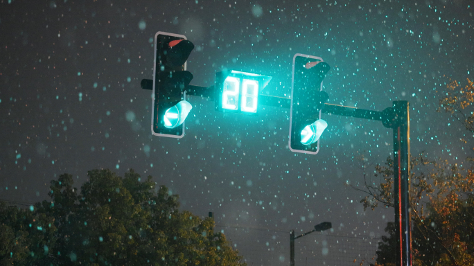 【4k原创】冬日城市雪夜雪景唯美升格空镜