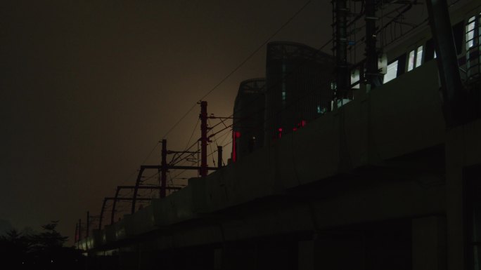 夜晚地铁站人群4k