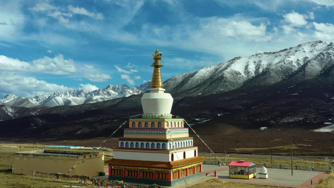 藏区白塔 藏族白塔 天堂寺