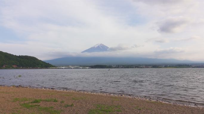 4K视频：Mt。Fuj在湖上拍摄