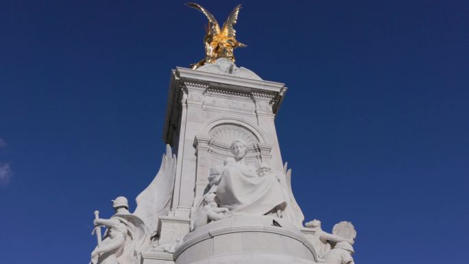 英国4k素材英国白金汉宫门前的雕塑