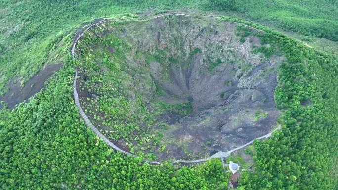 黑龙江五大连池老黑山火山口4K航拍