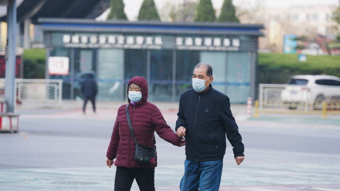 大街和超市戴口罩的人