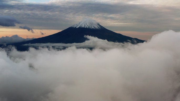 富士山日出鸟瞰图富士山火山喷发