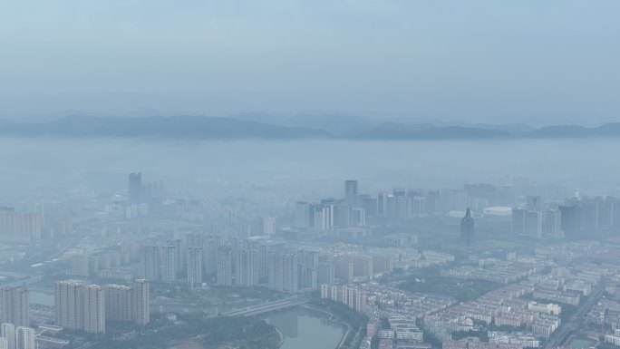 浙江绍兴诸暨城区冬季早晨晨雾水墨仙境实拍