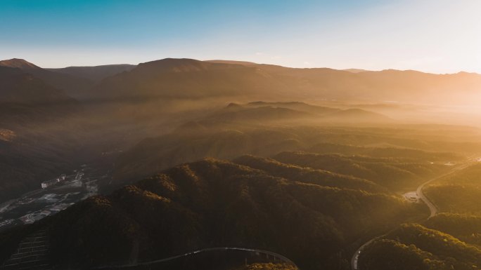 秦岭秋色夕阳航拍大范围延时4K