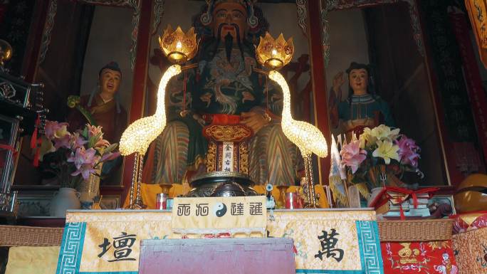 财神雕塑视频云南巍山巍宝山道观内财神塑像