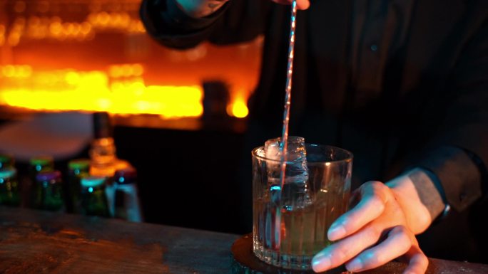 调酒棒转动杯子转场