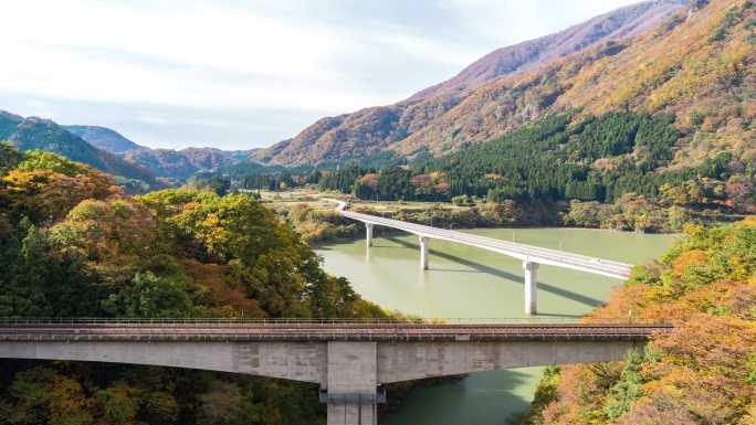 时间流逝：日本福岛，大川大坝湖和阿加河景观与红叶景观