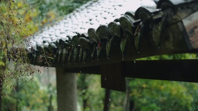 凉亭屋顶下雪慢动作积雪融化