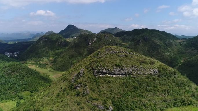 大山航拍环绕风光