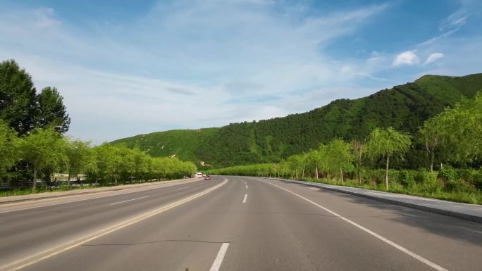 【合集】在公路上行驶的汽车