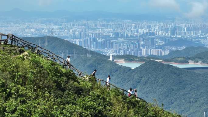 深圳梧桐山鹏城第一峰深圳市内大景