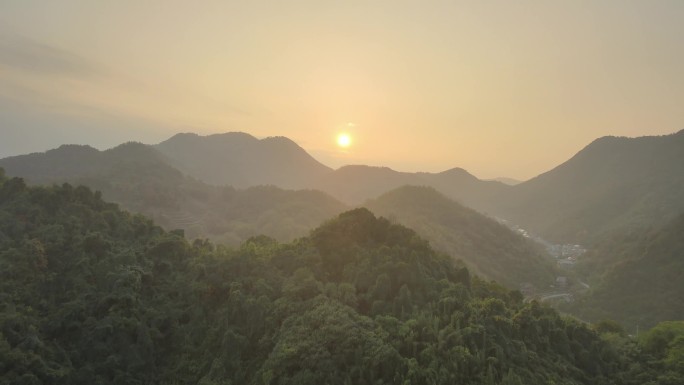 山间日落 夕阳