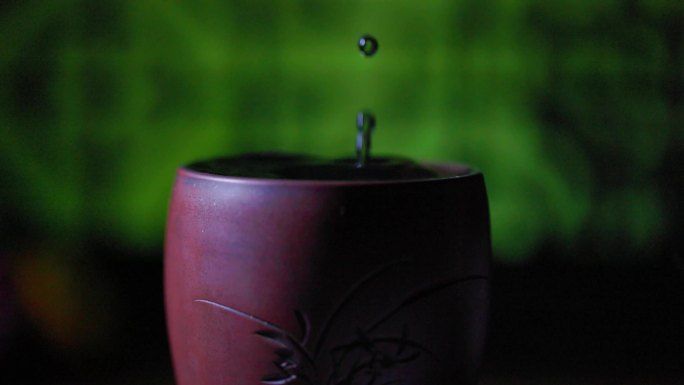 紫砂杯沏茶升格视频