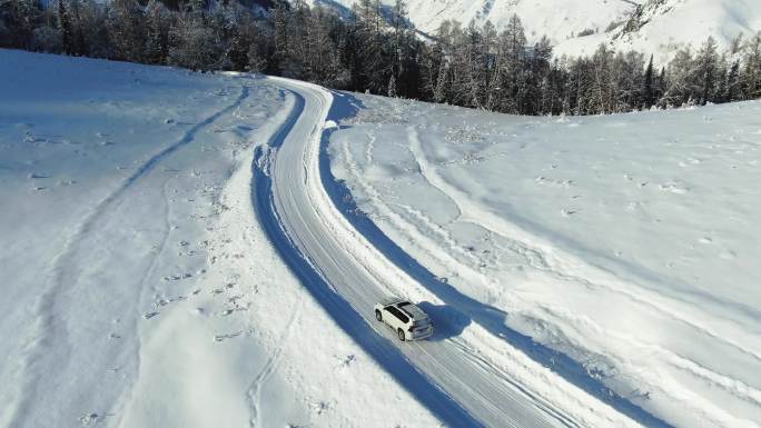 雪地行车 冰雪公路汽车航拍 丰田越野车