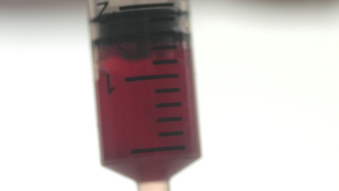 医用注射器，实验室中的血液用于实验，医疗概念，4k（UHD）