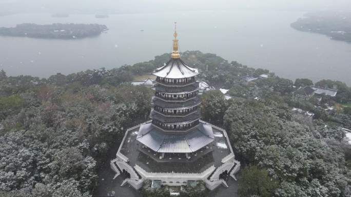 杭州西湖雷峰塔冬季雪景航拍