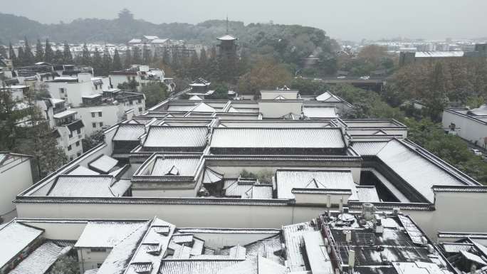 航拍杭州胡雪岩故居冬季雪景风光