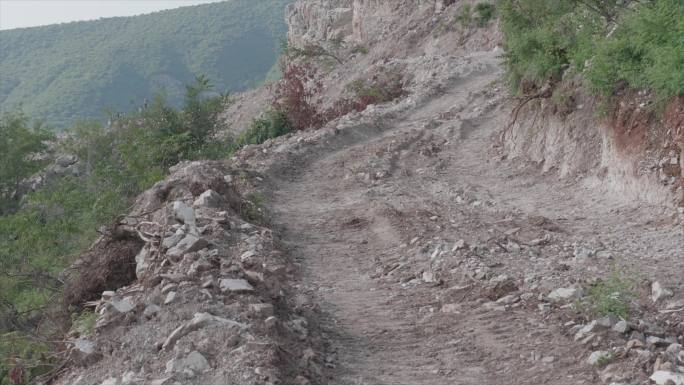 4K-开山采矿山体破坏生态