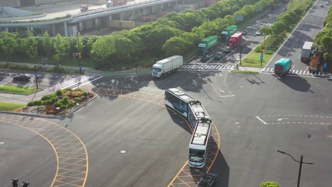 4K原素材-上海临港中运量氢动力公交快车