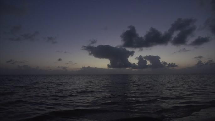 马达加斯加 大海 黎明 云层 浪花 多镜