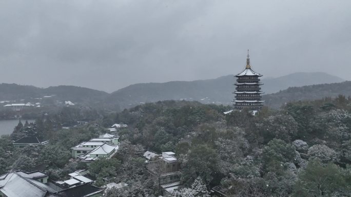 西湖雷峰塔雪景