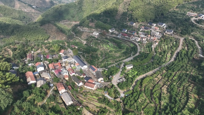 航拍浙江诸暨东白湖山区山村山地梯田农村