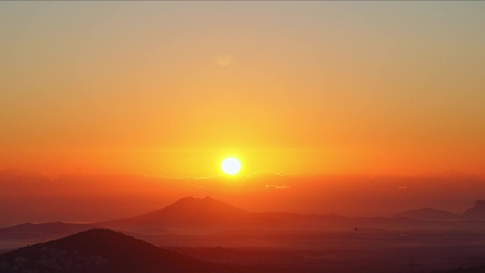 日出东方 光明希望 远山的红日 延时