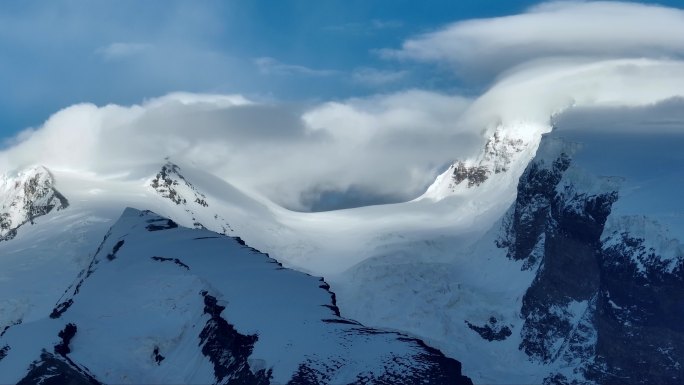 新疆 慕士塔格峰 雪山 山 航拍