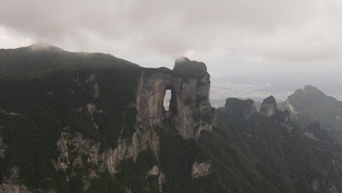 湖南张家界天门山天门洞航拍