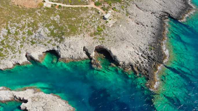希腊扎金索斯悬崖上的4k无人机视频