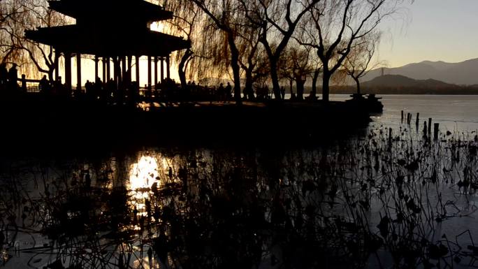 夕阳下的北京颐和园