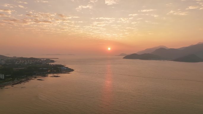 4K正版-航拍海平面日出升起的太阳01