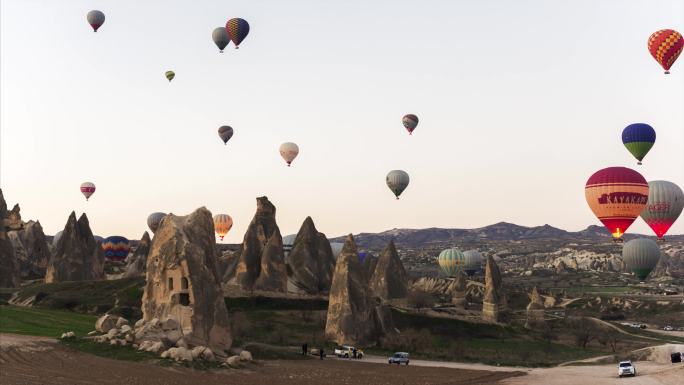 土耳其卡帕多西亚上空的热气球