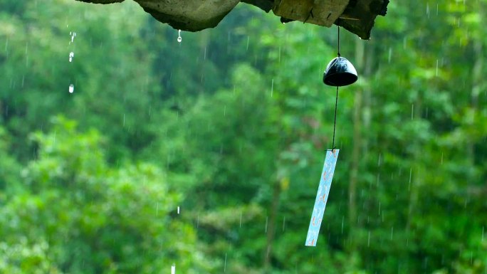 翼铃雨天风铃唯美雨天下雨天