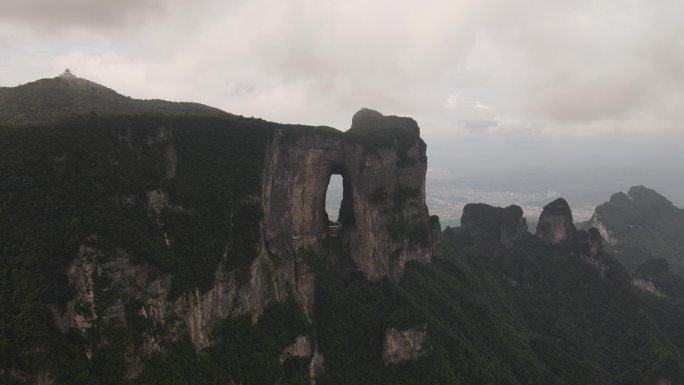 湖南张家界天门山天门洞航拍