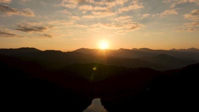 黄昏日落西山彩霞延时