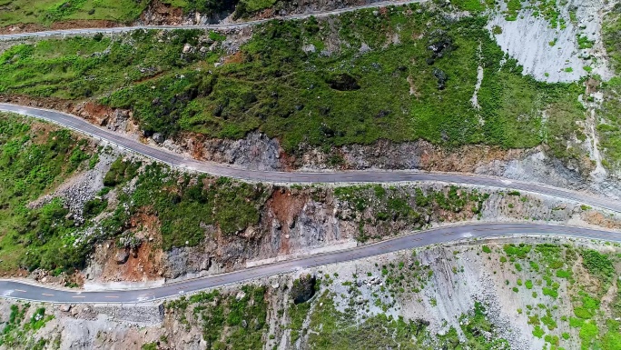 崎岖险峻盘山公路航拍