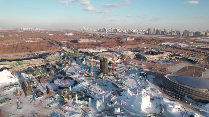 建设中的哈尔滨冰雪大世界