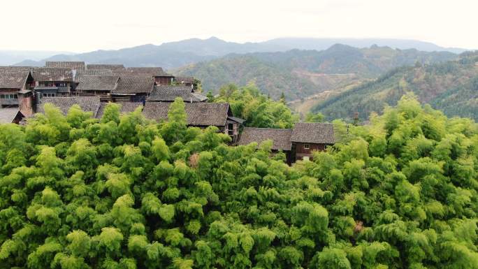 4K 航拍贵州大山中的农村村寨风光2